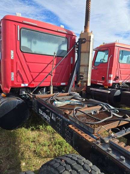 2008 Mack CHU613 showing 58,778 mi, 14,600 hrs - runs