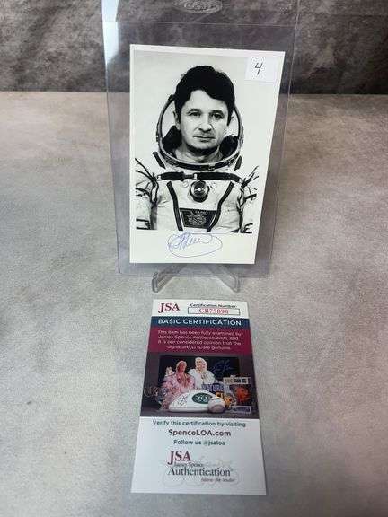 Leonid Kizim Signed 4.5x6.5 Black and White Photo - JSA