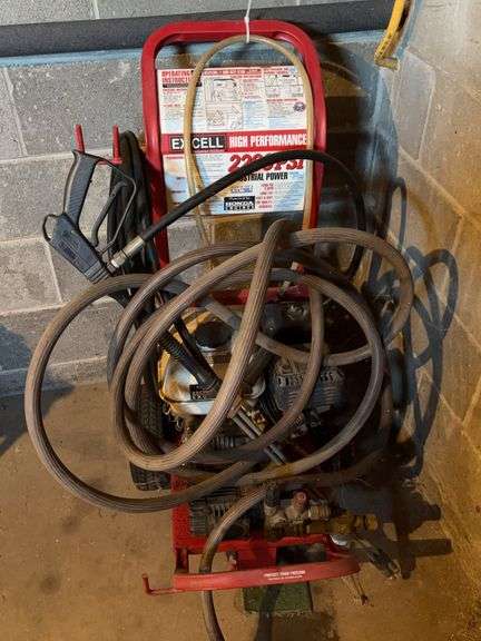 Ex-Cell 2200 power washer (motor has compression)