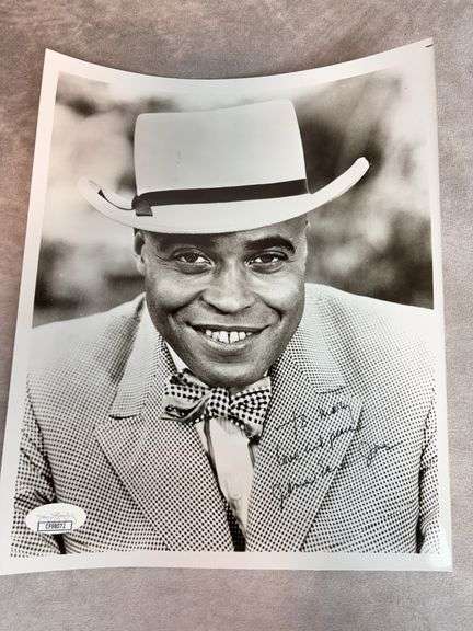 James Earl Jones Signed Black and White Photo - JSA