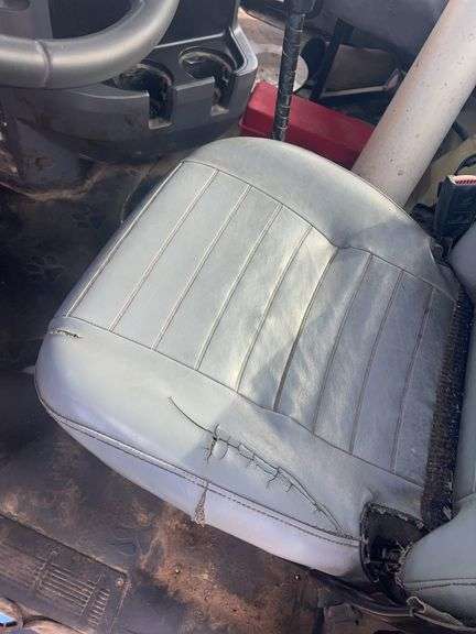 2012 Mack CHU613 showing 88,859 mi, 12,352 hrs - doesn't run