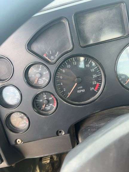 2012 Mack CHU613 showing 88,859 mi, 12,352 hrs - doesn't run