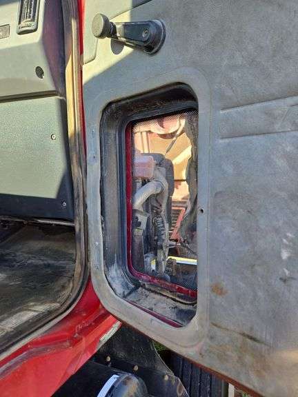 2011 Mack CHU613 showing 41,538 mi, 8,229 hrs- doesn't run