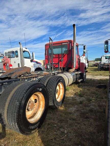 2011 Mack CHU613 showing 38,136 mi, hrs unknown- doesn't run