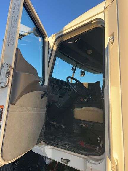 2008 Mack CHU613 miles & hrs unknown- runs