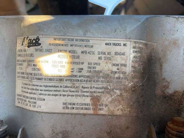 2008 Mack CHU613 showing 566,424 mi, 15,328 hrs- runs