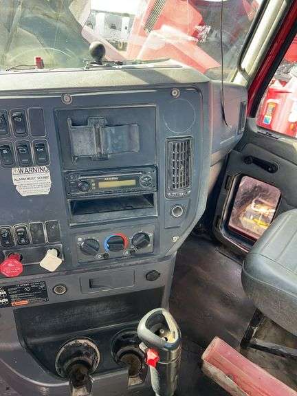 2012 Mack CHU613 showing 39,668 mi, 4,939 hrs - runs