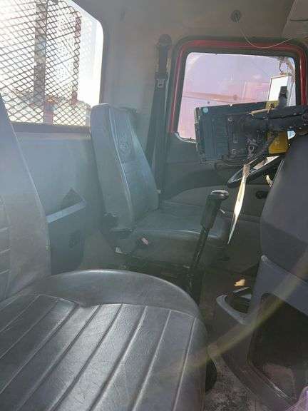 2013 Mack CHU613 showing 11,159 mi, 3,727 hrs- runs