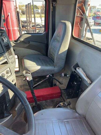 2008 Mack CHU13 miles & hrs unknown- doesn't run