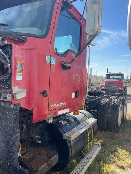 2008 Mack CHU613 showing 63,696 mi, 14,524 hrs - doesn't run