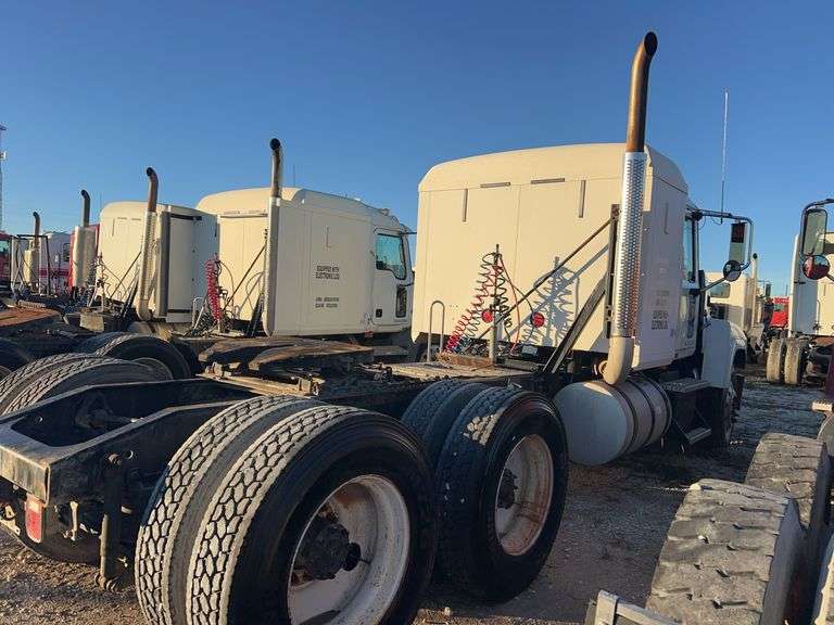 2008 Mack CHU613 miles & hrs unknown- runs