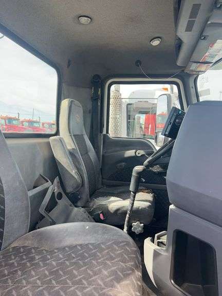 2012 Mack CXU613 showing 223,803 mi, 9,120 hrs - runs