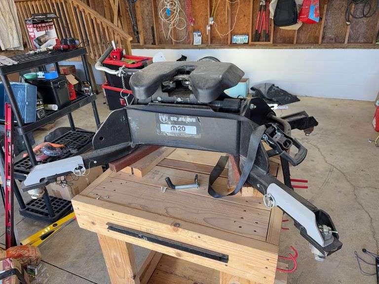 Ram Mopar 20,000 lb. Max trailer weight Fifth-Wheel Hitch