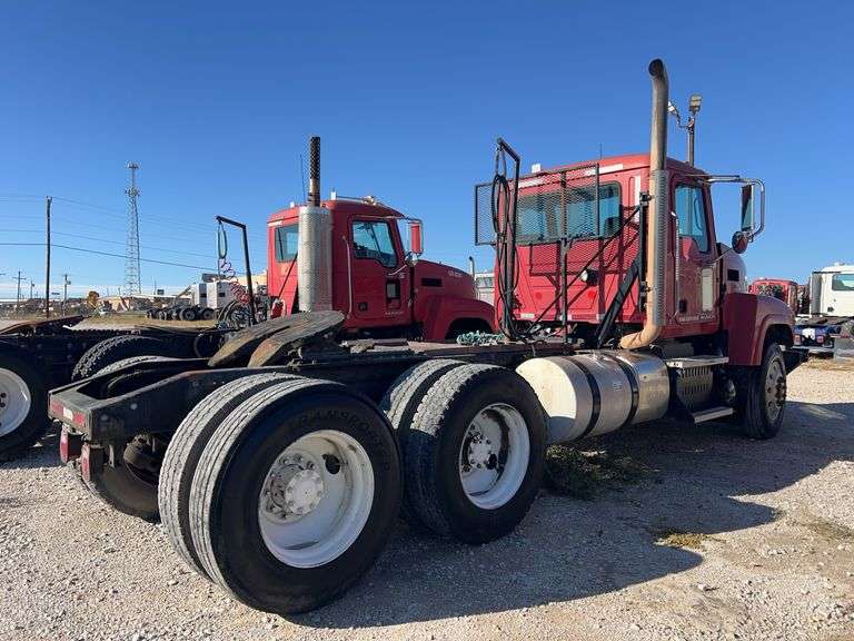 2012 Mack CHU613 showing 32,990 mi, 11,434 hrs- runs