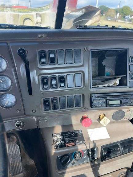 2007 Mack CHN613 miles & hrs unkown- doesn't run