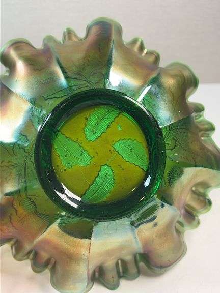 FENTON CARNIVAL GLASS THORN PATTERN BOWL