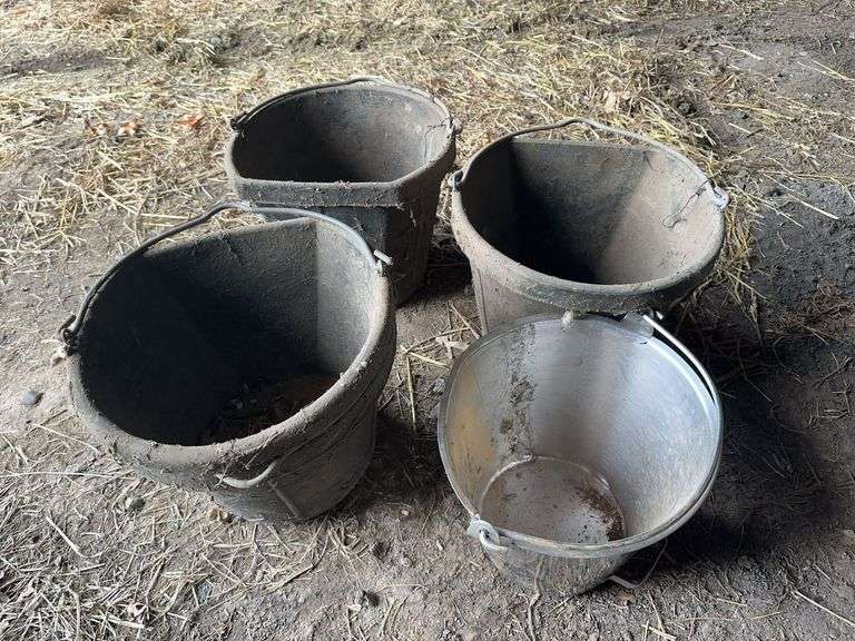 (5) Feed Buckets
