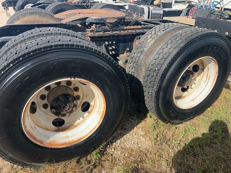 2007 Mack CXP613 showing 551,127 mi, 17,645 hrs - doesn't run