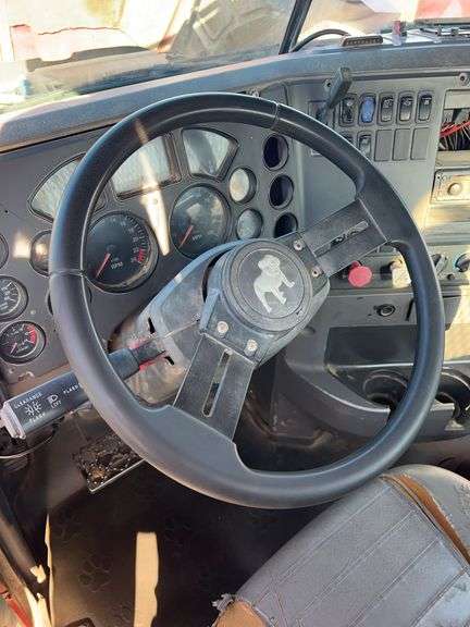 2008 Mack CHU613 showing 59,117 mi, 12,663 hrs- runs