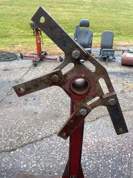 Car engine Jack - Kaufman Realty & Auctions
