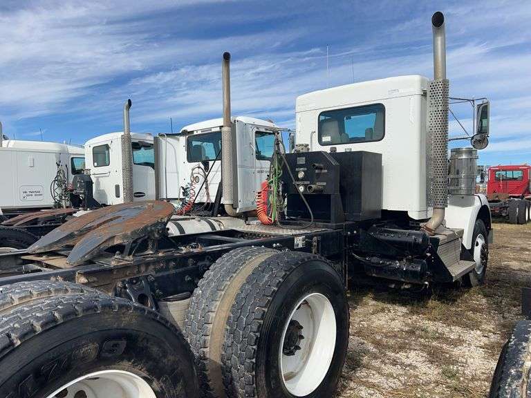 2019 Kenworth T8 showing 17,891 mi, 3,432 hrs - runs