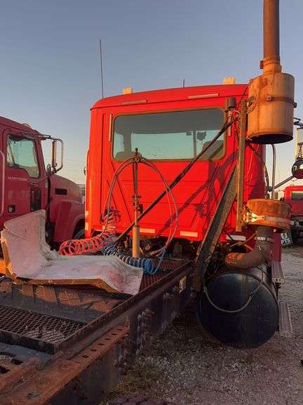 2008 Mack CHU613 showing 54,769 mi, 6,209 hrs- doesn't run