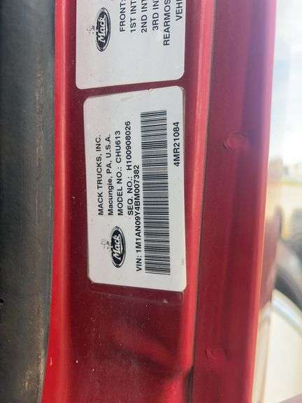 2011 Mack CHU613 showing 38,136 mi, hrs unknown- doesn't run