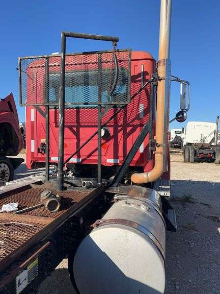 2012 Mack CHU13 showing 28,654 mi, 15,876 hrs- runs