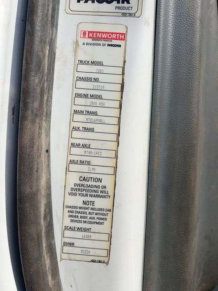 2018 Kenworth T880 showing 26,719 mi, hrs unknown - doesn't run