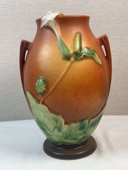 ROSEVILLE THORNAPPLE VASE 818-8