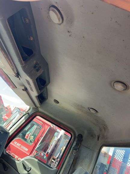 2012 Mack CHU613 showing 30,835 mi, 15,715 hrs - runs