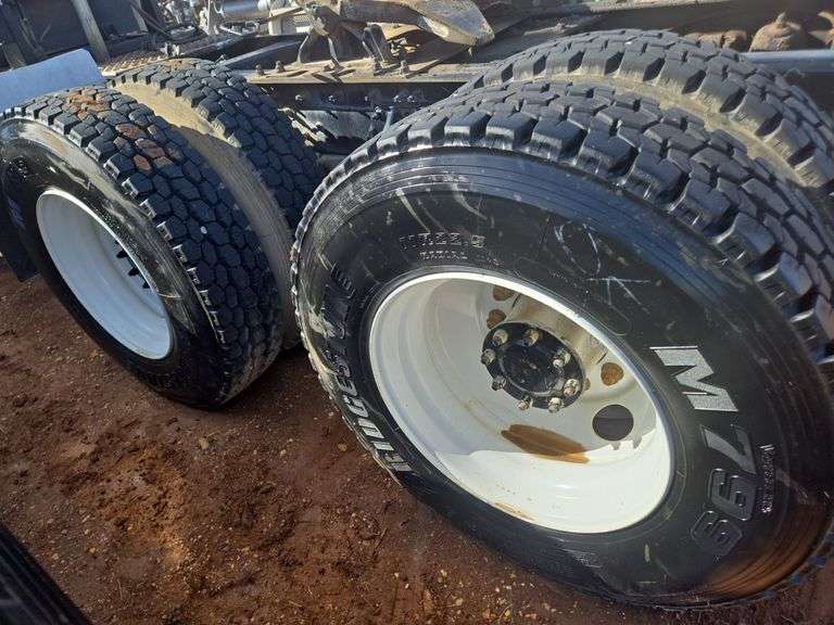 2019 Kenworth T8 showing 13,248 mi, 2,512 hrs - runs