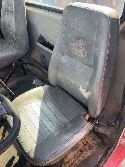 2008 Mack CHU613 showing 61,447 mi, 15,684 hrs - runs