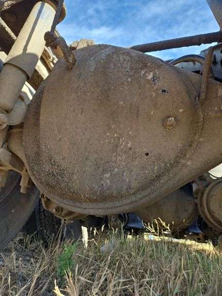 2014 Peterbilt 567 showing 44,798 mi, 5,118 hrs- runs