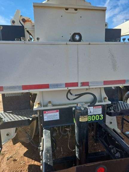 2018 Peterbilt PB348 showing 43,073 mi, 6,155 hrs - runs