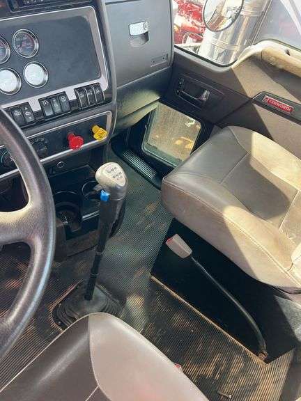 2019 Kenworth T8 showing 13,248 mi, 2,512 hrs - runs