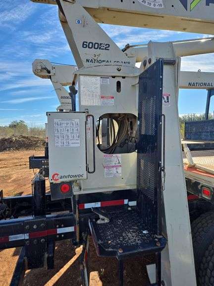 2018 Peterbilt PB348 showing 35,437 mi, 6,164 hrs - runs