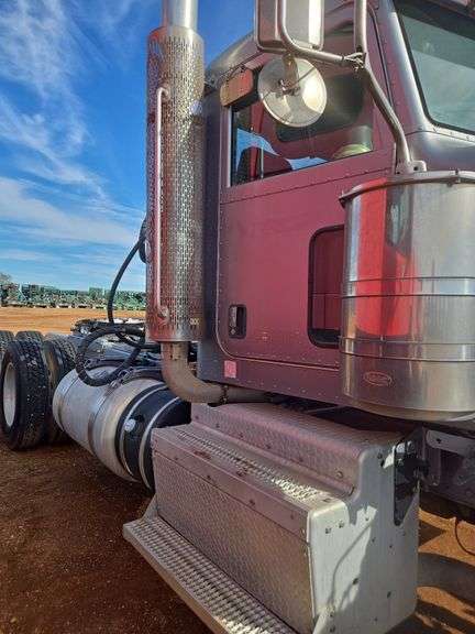 2012 Peterbilt 388 showing 30,080 mi, 7,495 hrs - doesn't run