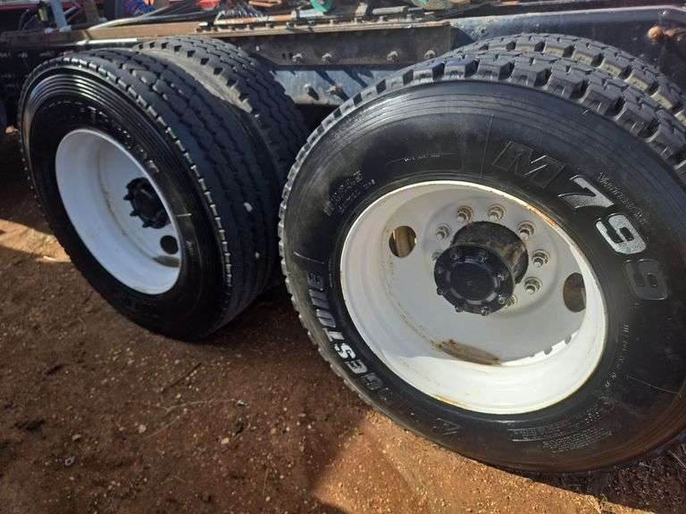 2008 Mack CHU613 showing 52,438 mi, 10,237 hrs - runs