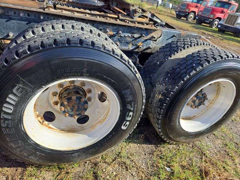 2008 Mack CHU613 showing 50,530 mi, 12,375 hrs- runs