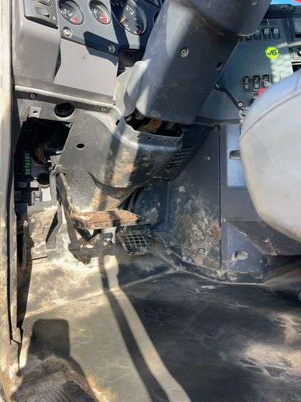 2012 Mack CHU613 showing 44,418 mi, 11,155 hrs- runs