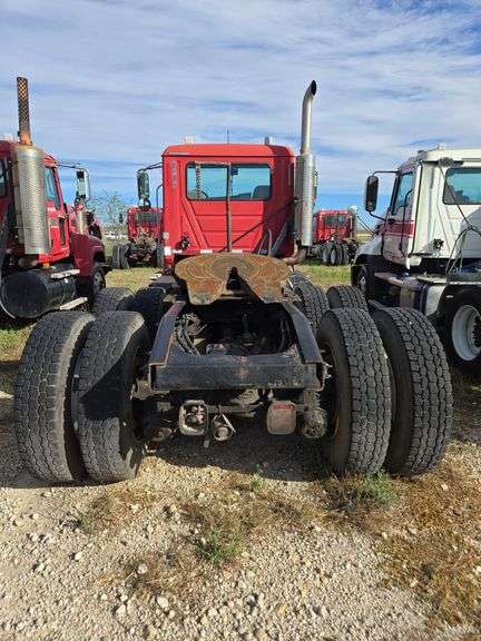 2007 Mack CHN613 showing 57,568 mi, 15,558 hrs - runs