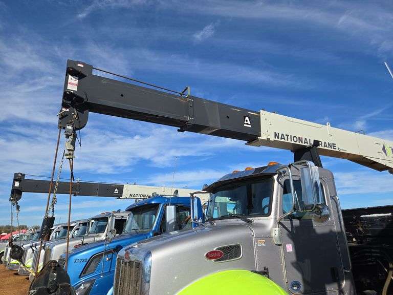 2018 Peterbilt PB348 showing 35,437 mi, 6,164 hrs - runs