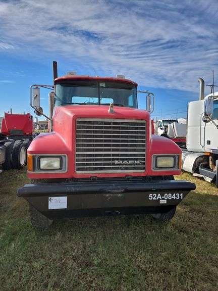 2008 Mack CHU613 showing 58,778 mi, 14,600 hrs - runs
