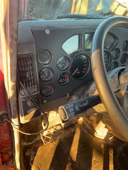 2008 Mack CHU613 showing 41,085, hrs unknown- runs