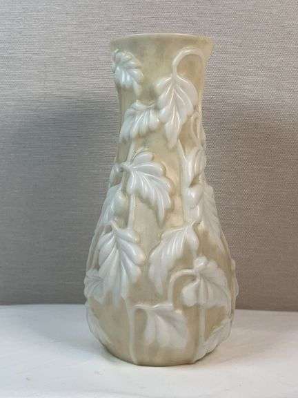 Phoenix Art Glass Philodendon Leaf Vase