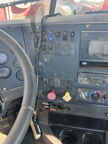 2008 Mack CHU613 showing 63,696 mi, 14,524 hrs - doesn't run