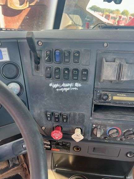 2012 Mack CHU613 showing 34,193 mi, hrs unknown - doesn't run