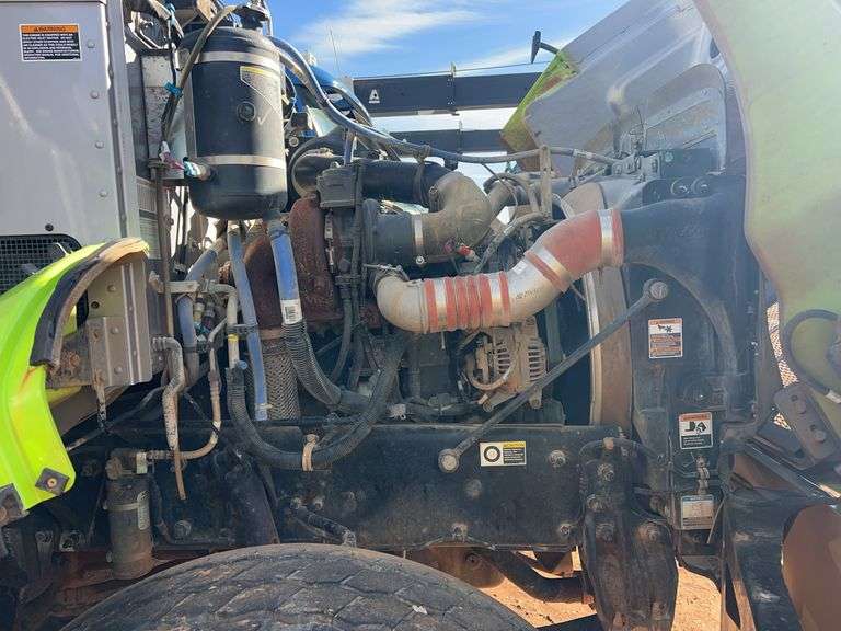 2019 Peterbilt PB348 showing 18,201 mi, 5,443 hrs - runs