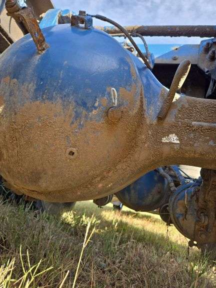 2013 Peterbilt 367 showing 63,847 mi, 9,758 hrs -